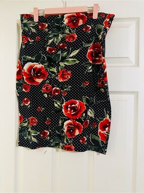 Black Floral Pencil Skirt with Red Roses